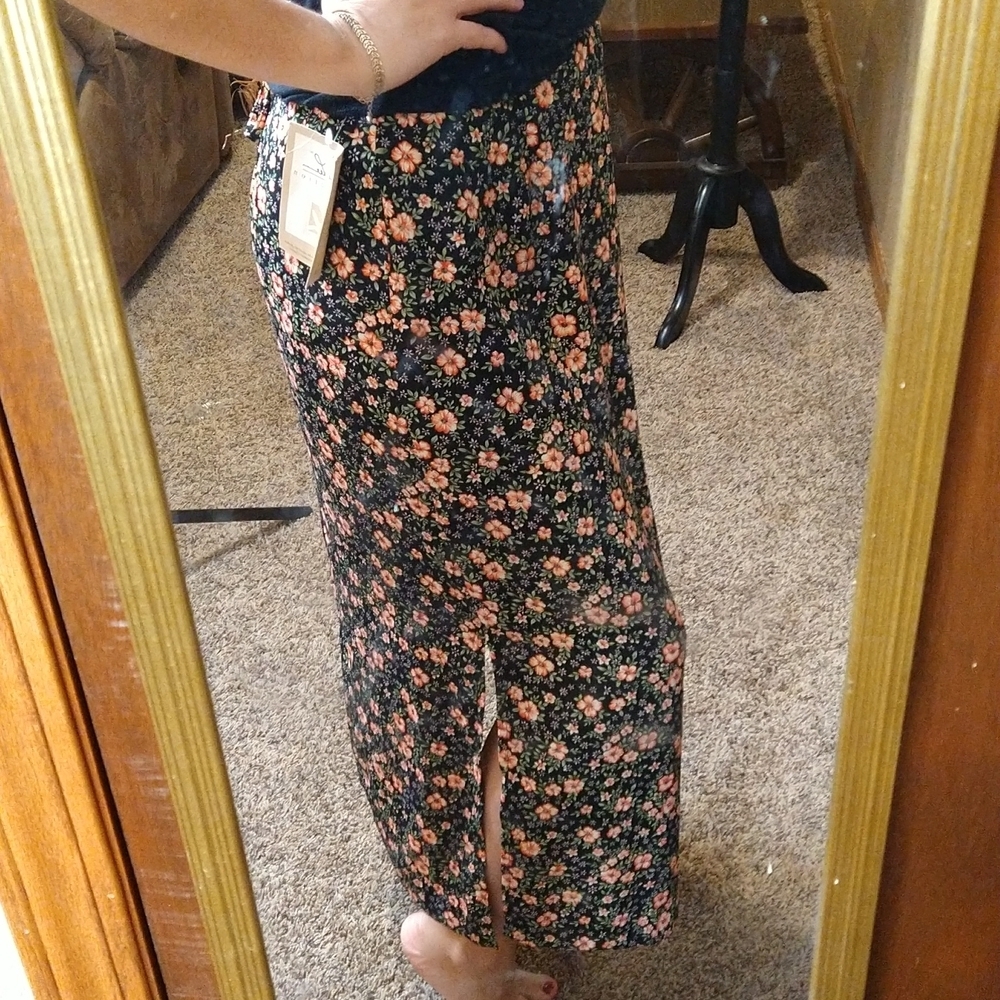Vintage Floral Split Side Skirt - Picture 5 of 9
